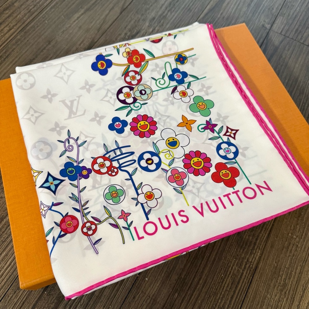 Louis Vuitton x Takashi Murakami Monogram Superflat Flowers Square 90 [NEW]